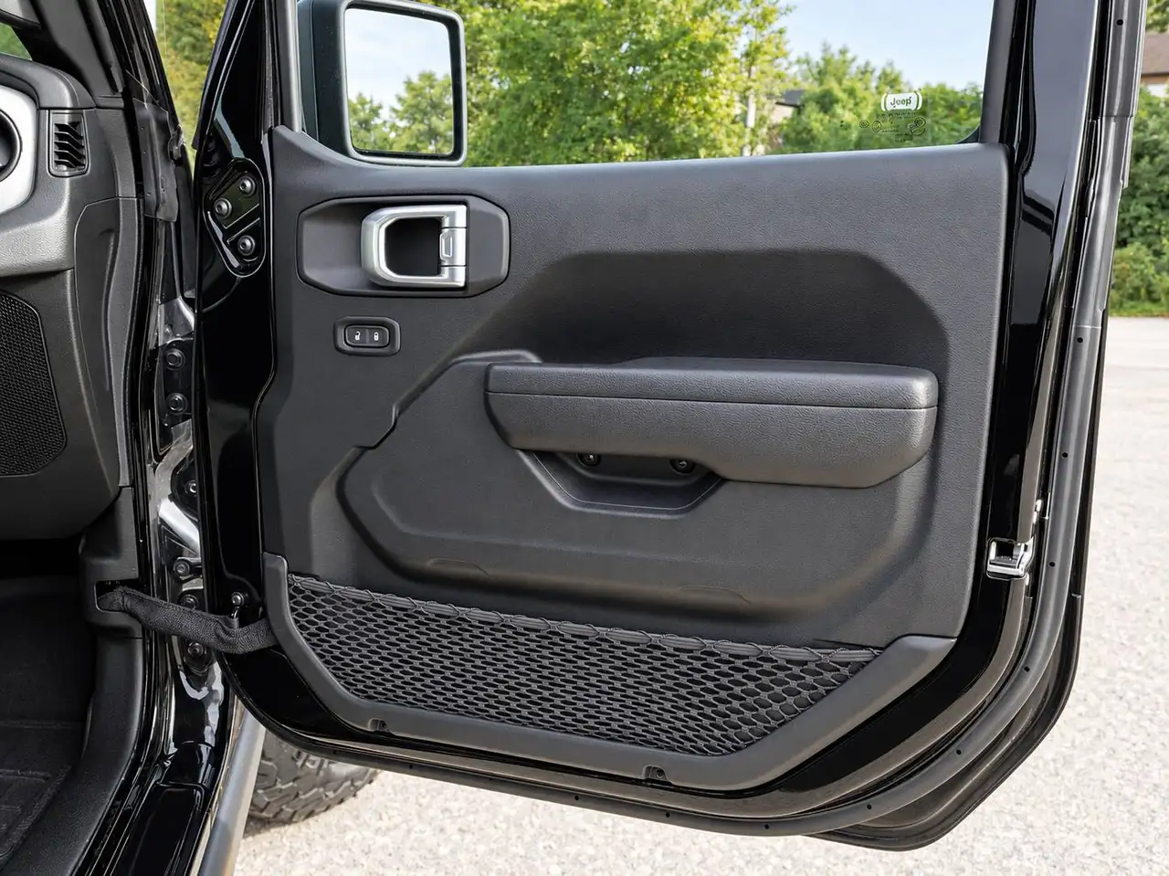 Jeep Wrangler - Image 28