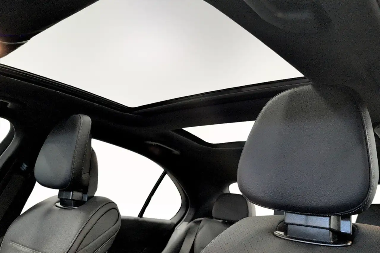 Mercedes-Benz C-Class - Image 11