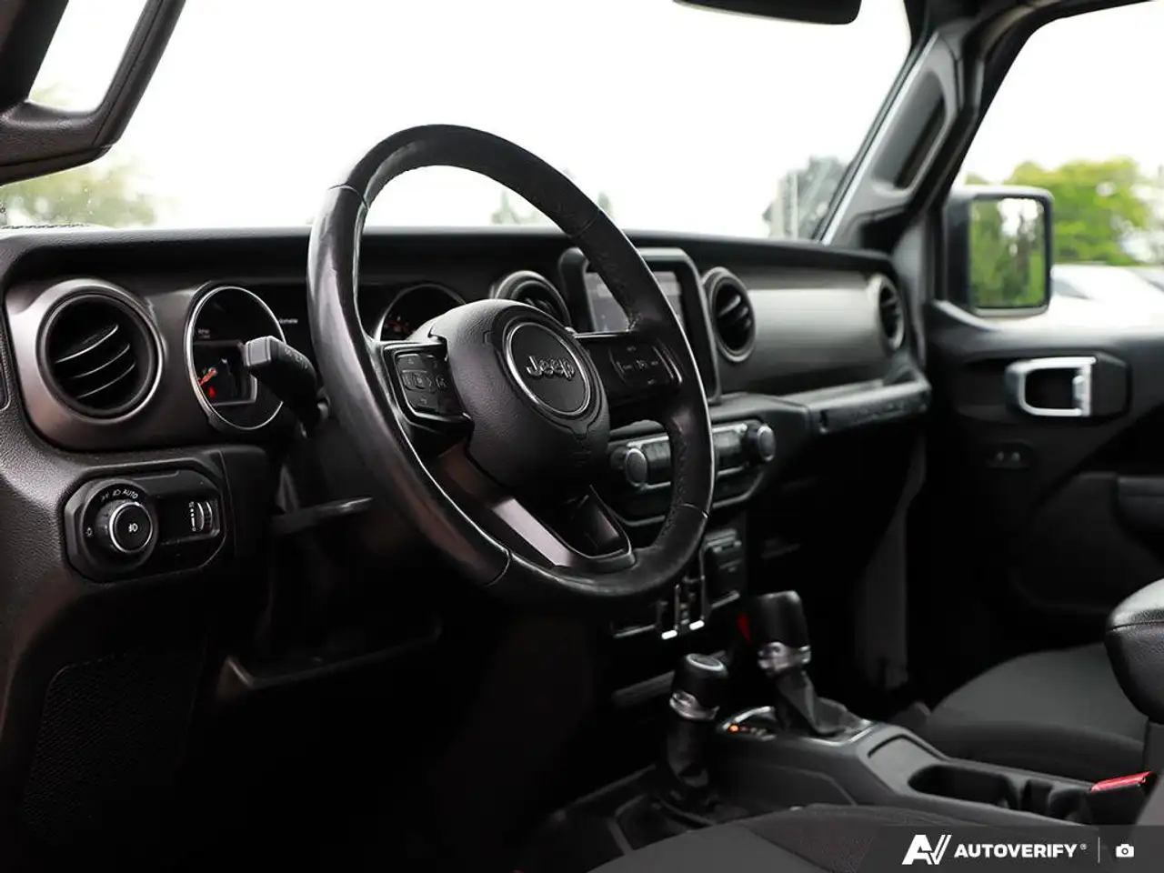 Jeep Wrangler - Image 13