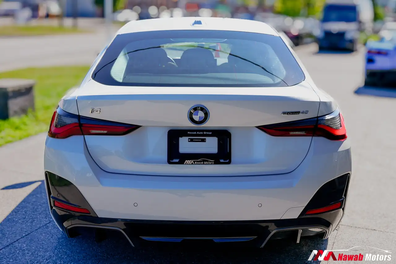 BMW i4 - Image 8
