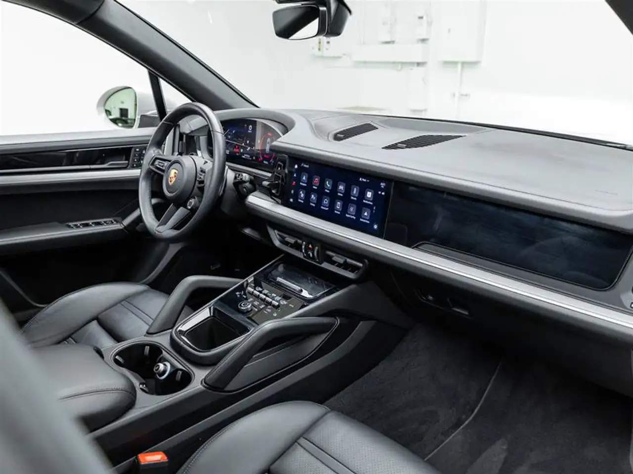 Porsche Cayenne - Image 32