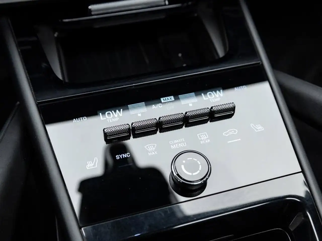 Porsche Cayenne - Image 29
