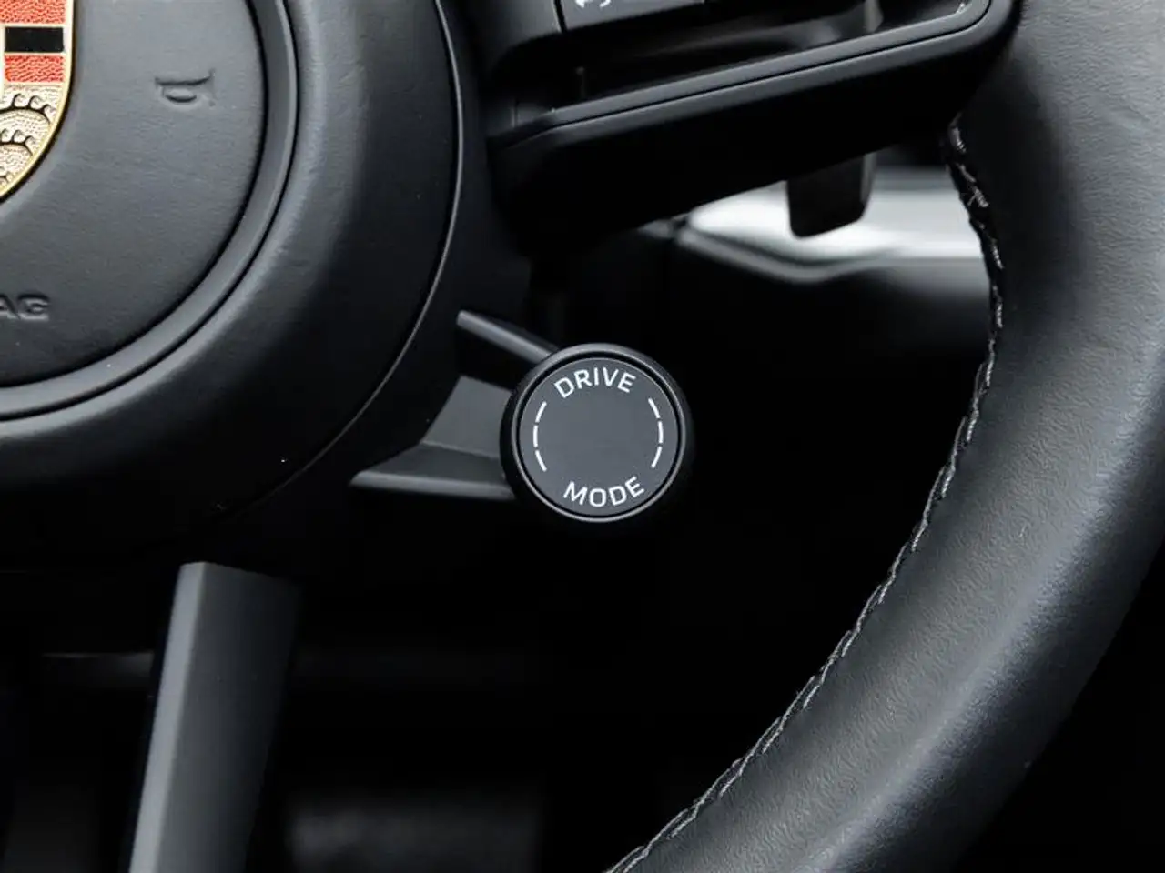 Porsche Cayenne - Image 20