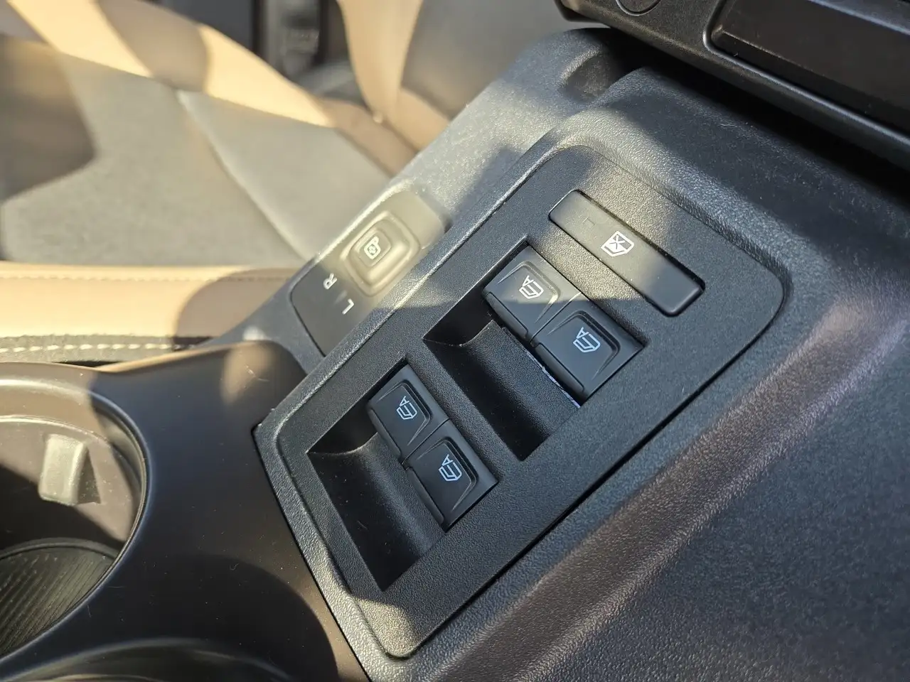 Ford Bronco - Image 15