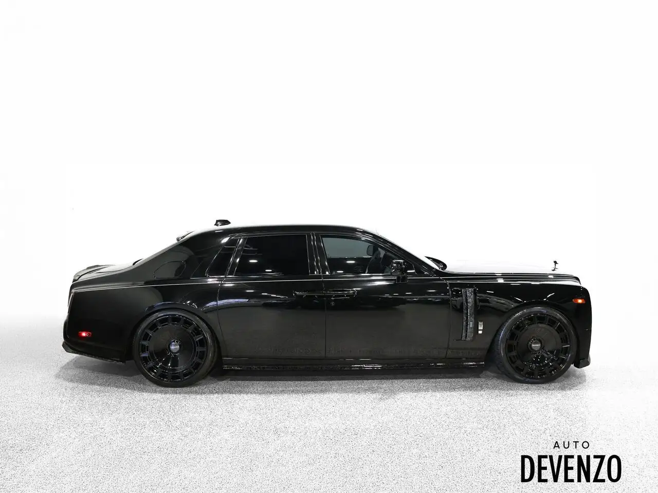 Rolls-Royce Phantom - Image 2