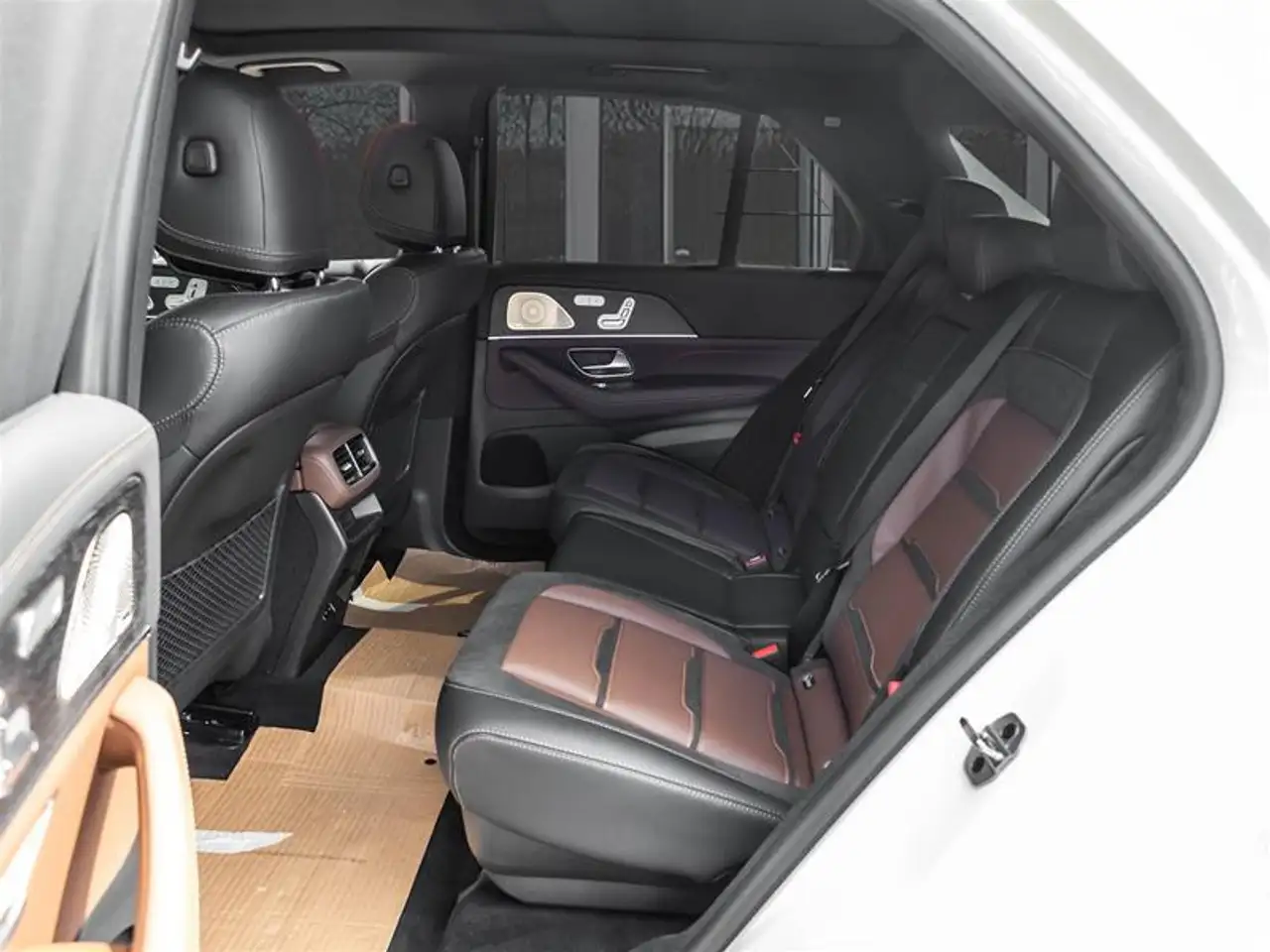 Mercedes-Benz GLE - Image 40