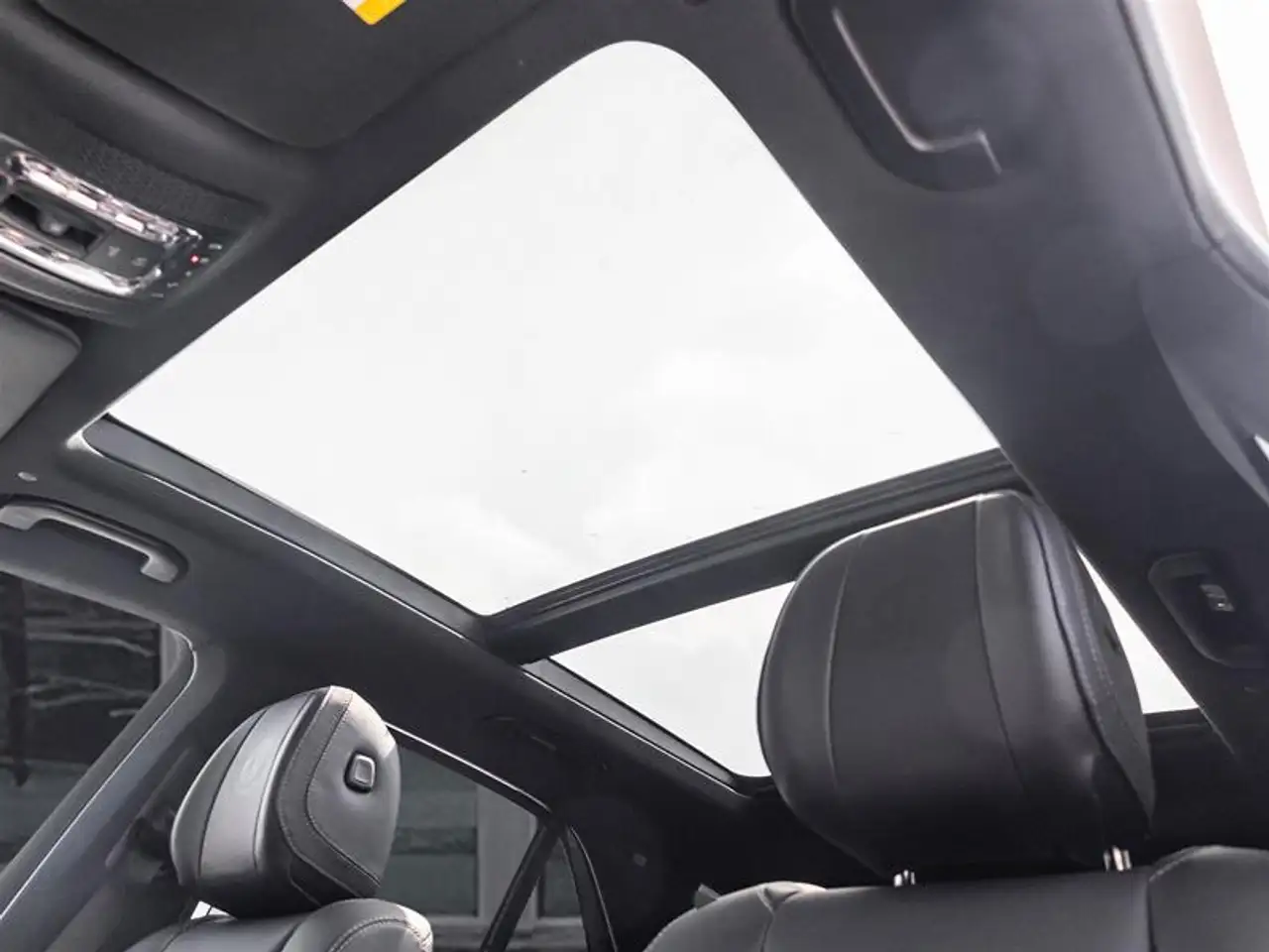 Mercedes-Benz GLE - Image 38