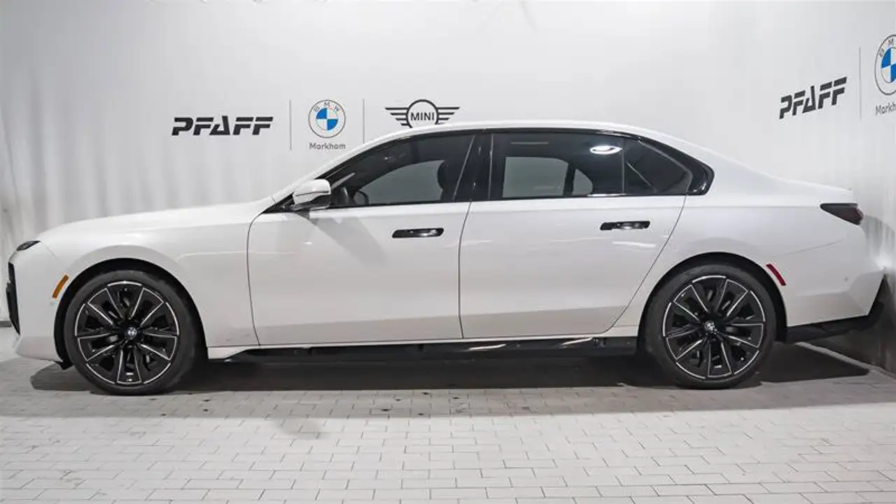 BMW 7 Series - Image 3