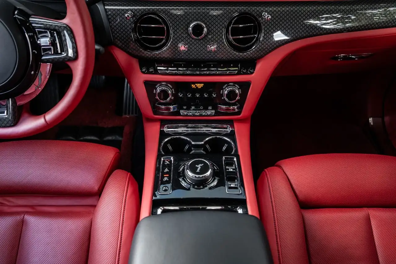 Rolls-Royce Ghost - Image 10