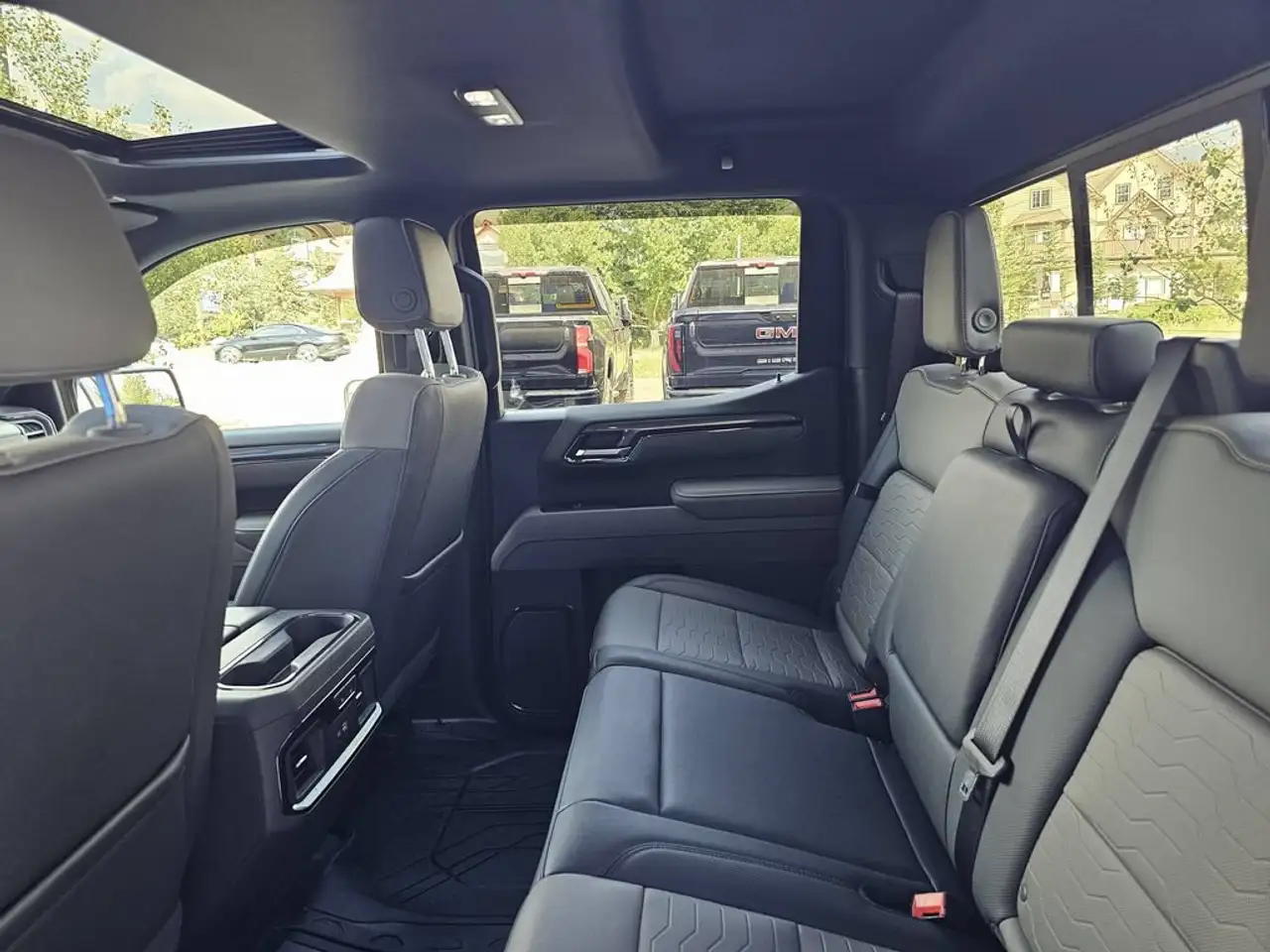 Chevrolet Silverado 1500 - Image 22