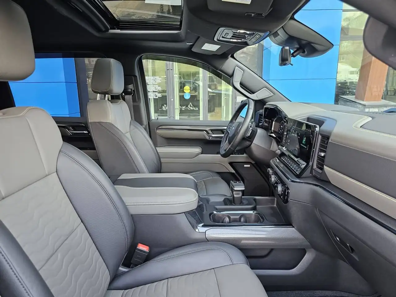Chevrolet Silverado 1500 - Image 31
