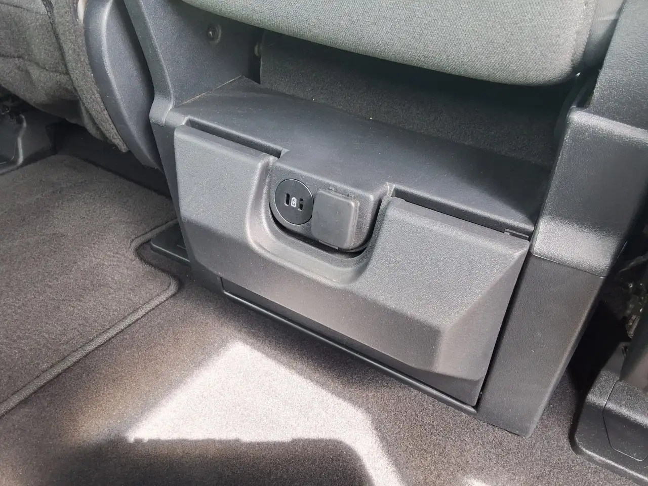 Ford F-150 - Image 26