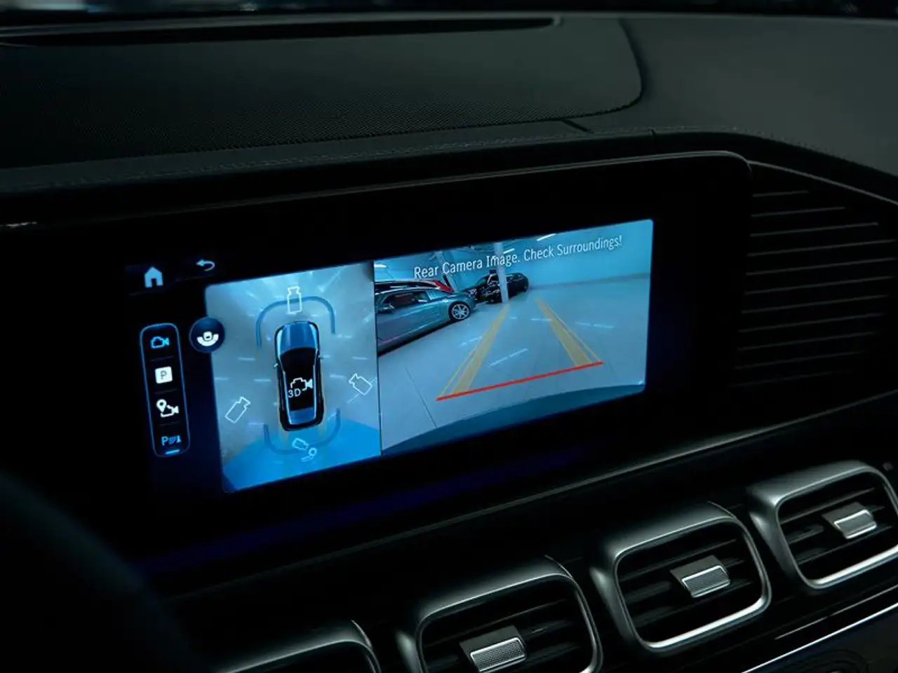 Mercedes-Benz GLE - Image 38