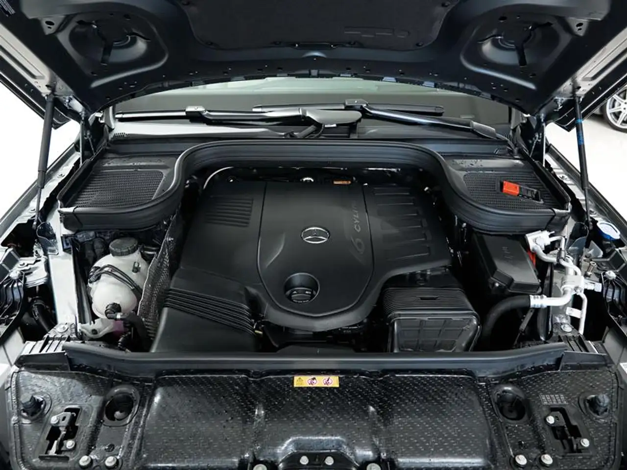 Mercedes-Benz GLE - Image 16