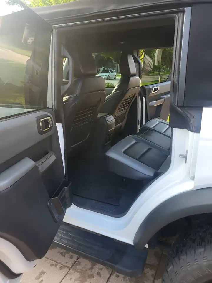 Ford Bronco - Image 19