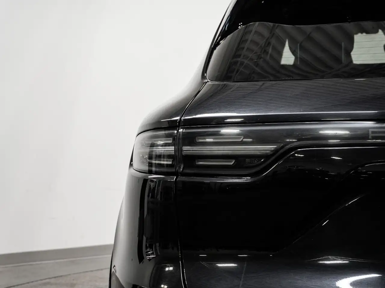 Porsche Cayenne - Image 14