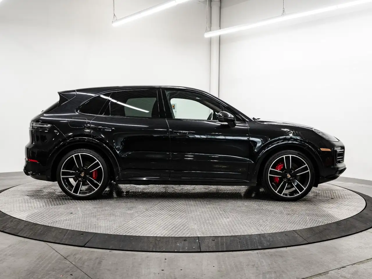 Porsche Cayenne - Image 7