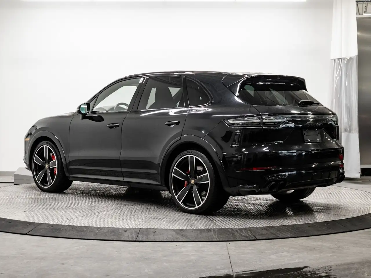 Porsche Cayenne - Image 3