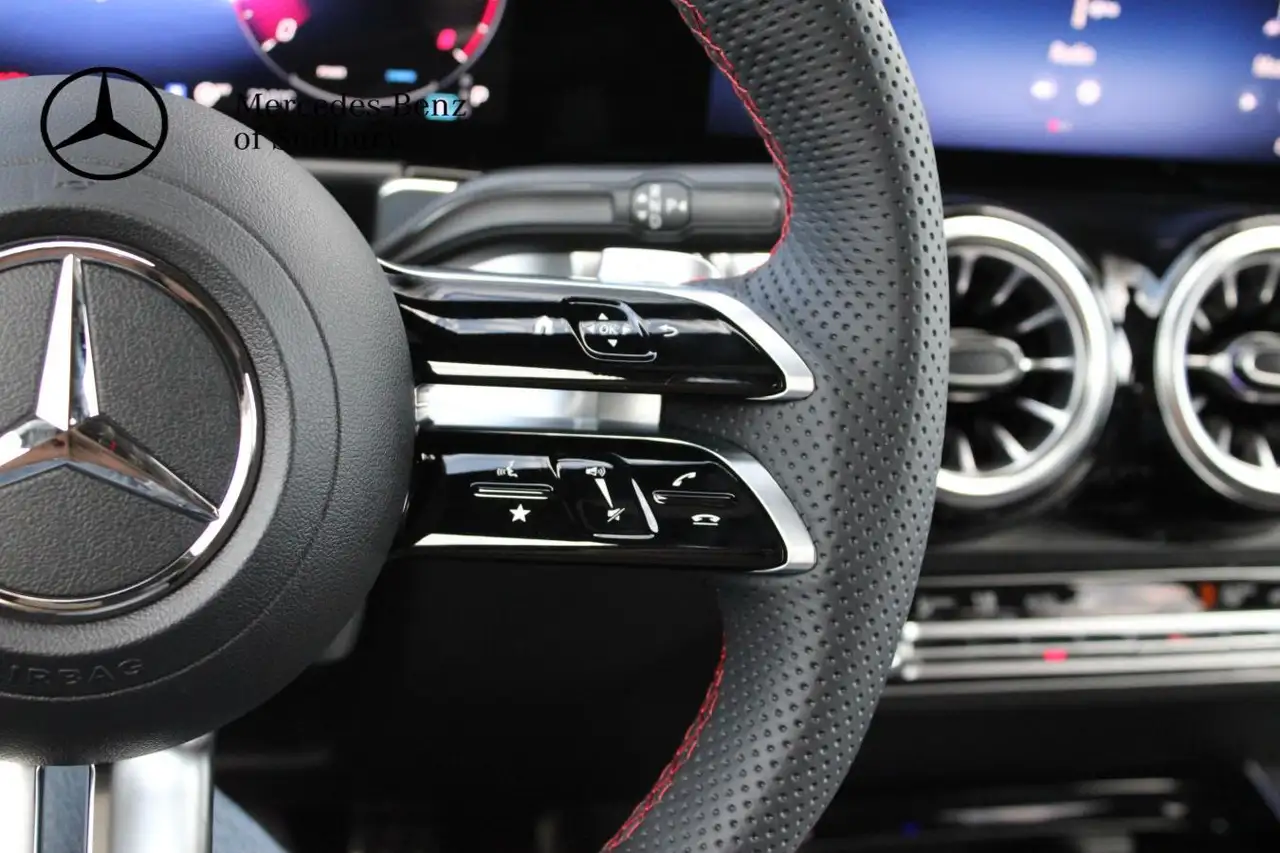 Mercedes-Benz GLB - Image 12