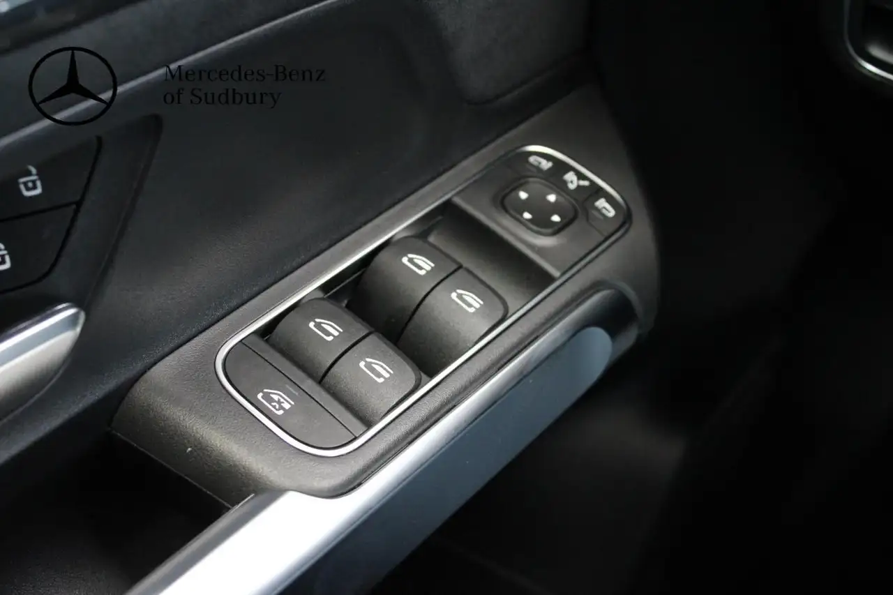 Mercedes-Benz GLB - Image 16