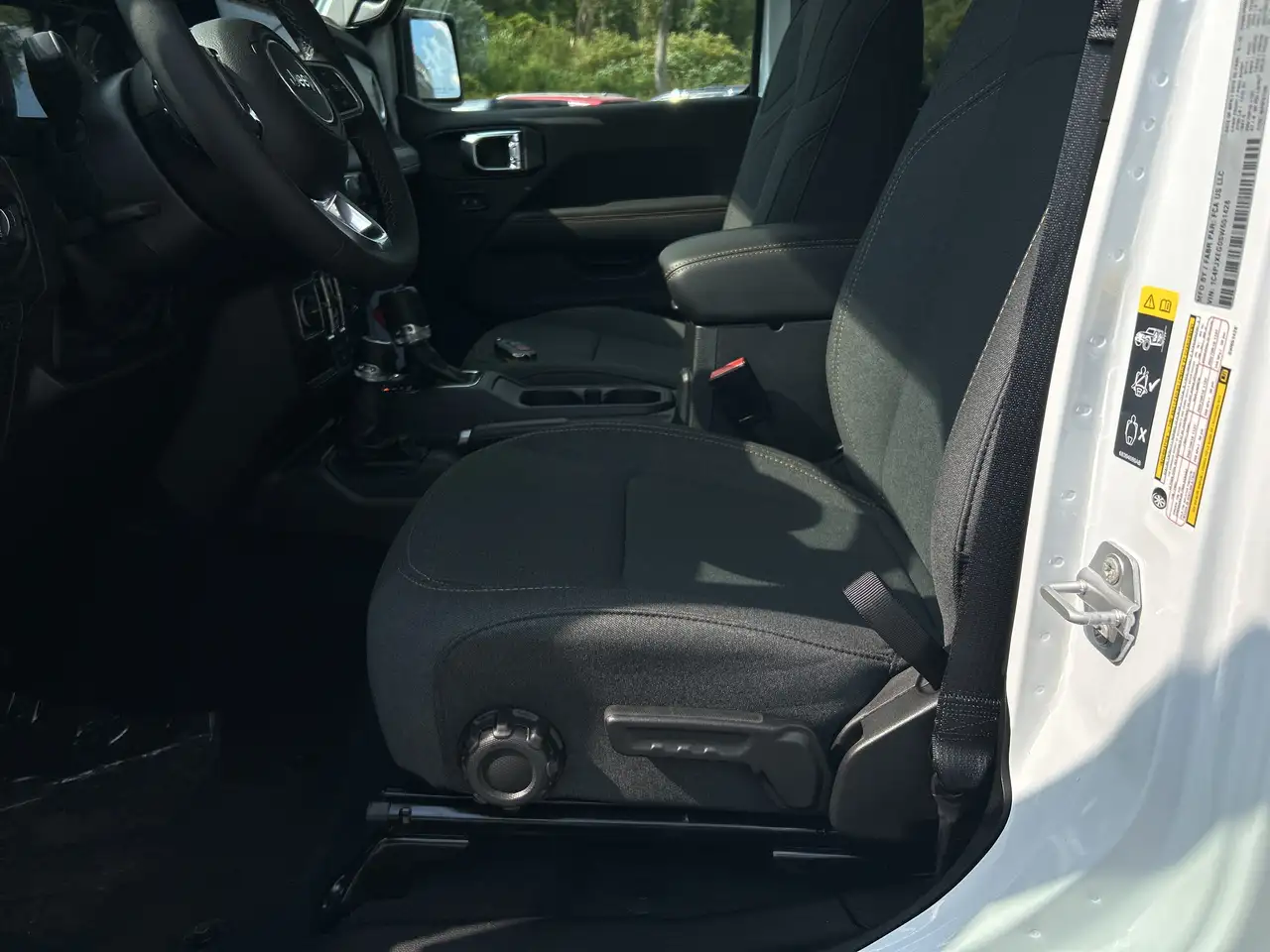 Jeep Wrangler - Image 15