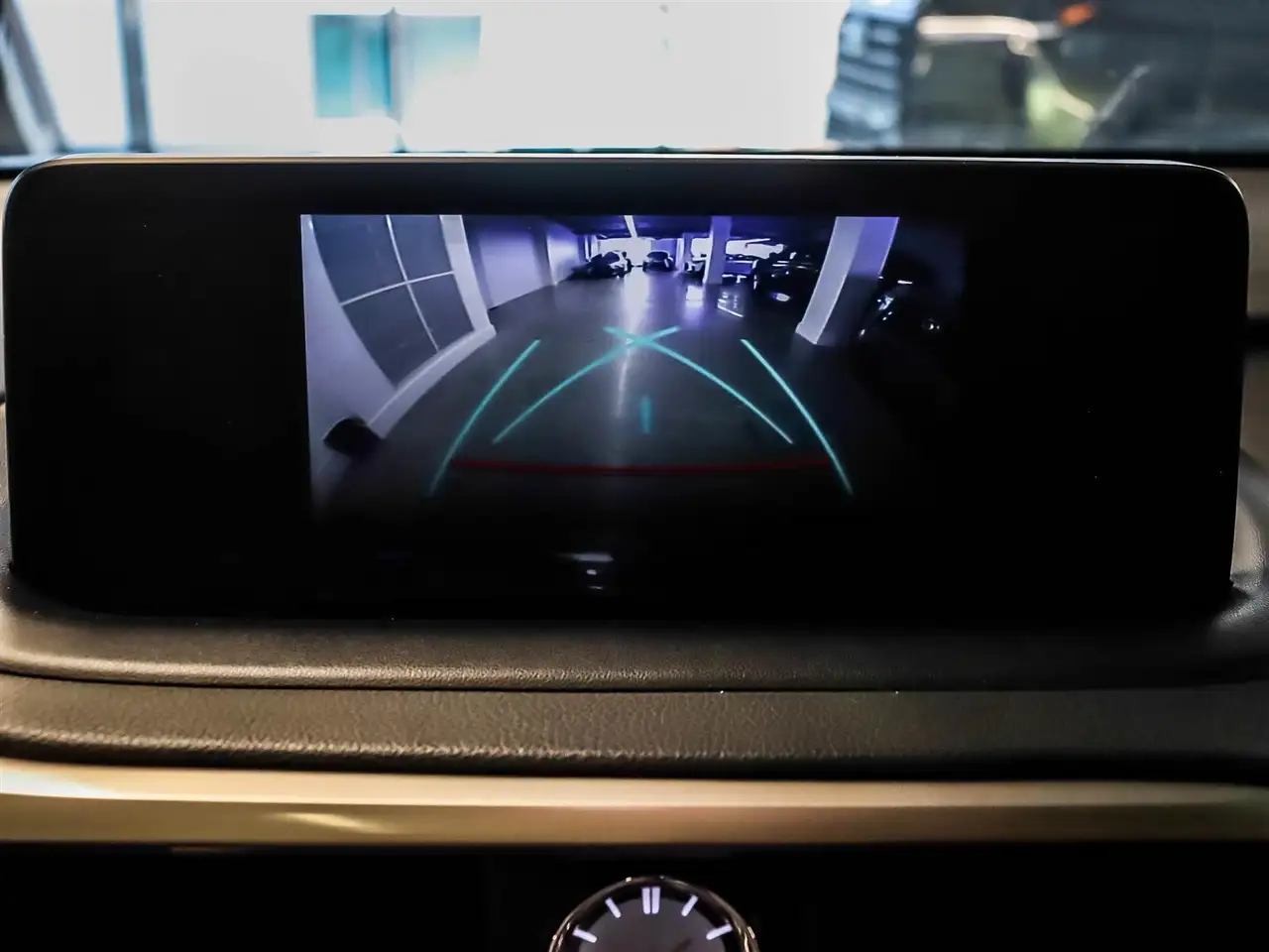 Lexus RX - Image 26