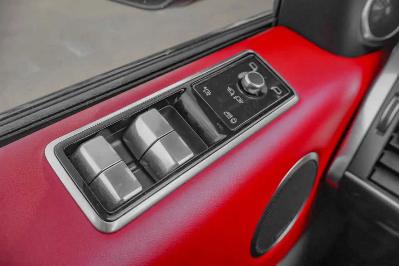 Land Rover Range Rover Sport - Image 31
