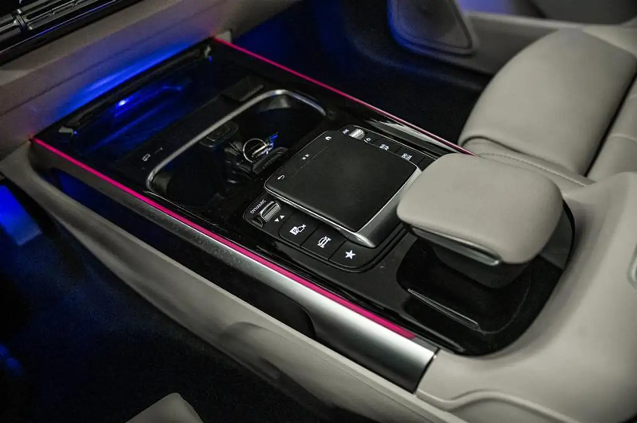 Mercedes-Benz GLB - Image 31