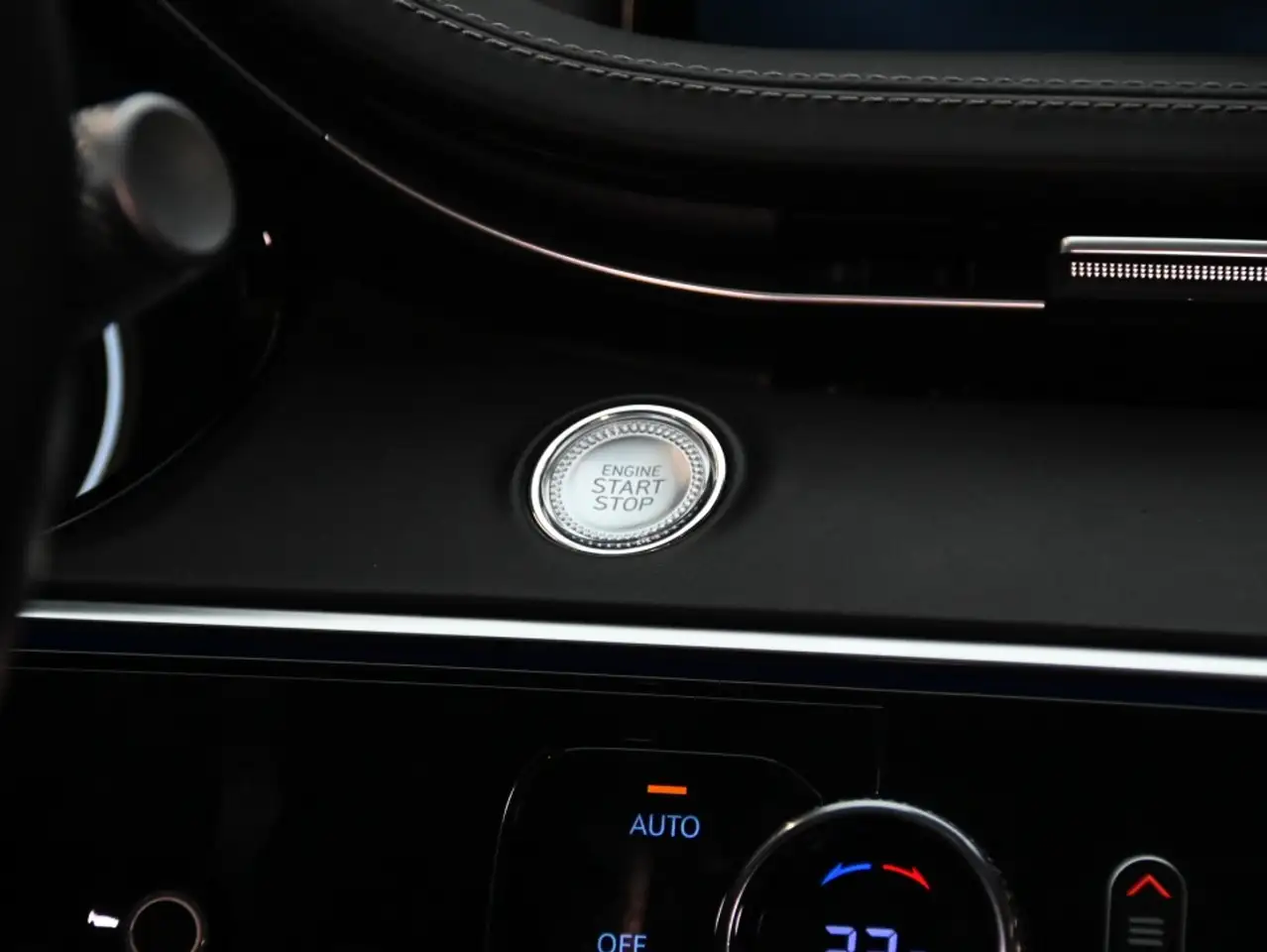 Genesis GV70 - Image 20