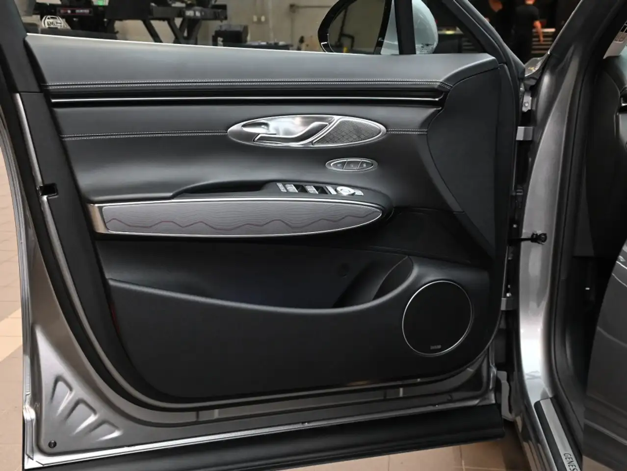 Genesis GV70 - Image 6