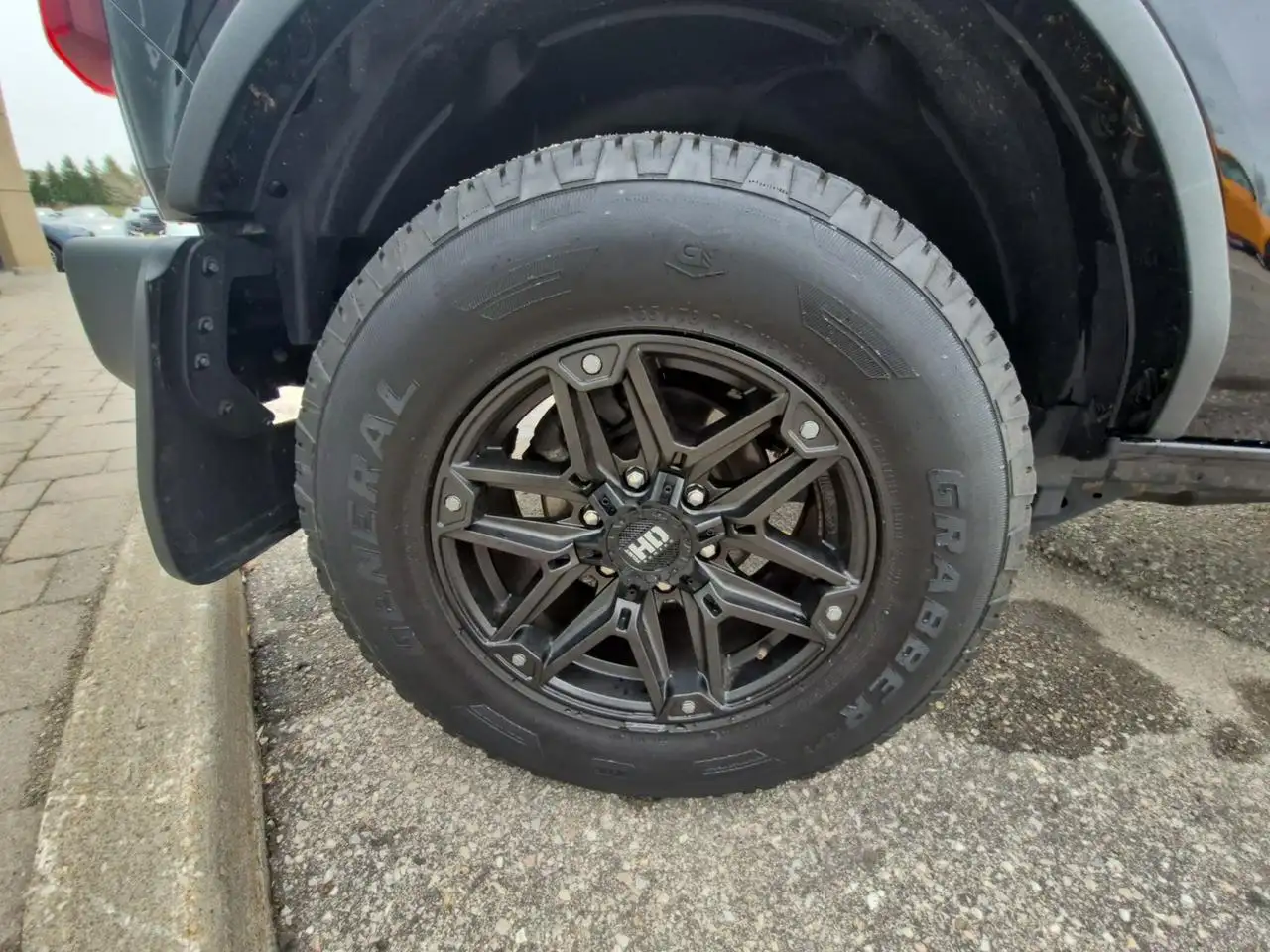 Ford Bronco - Image 6