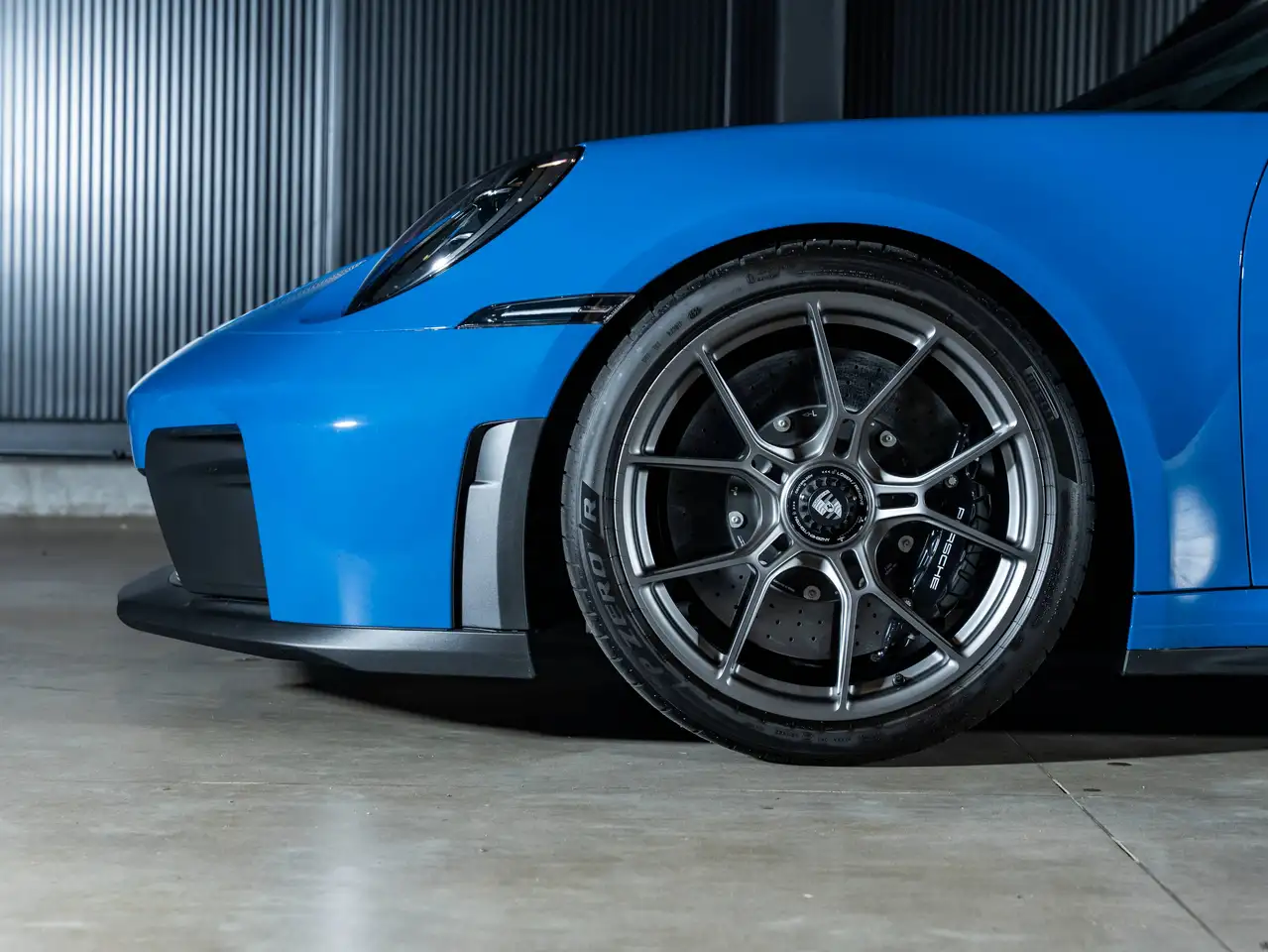 Porsche 911 - Image 11