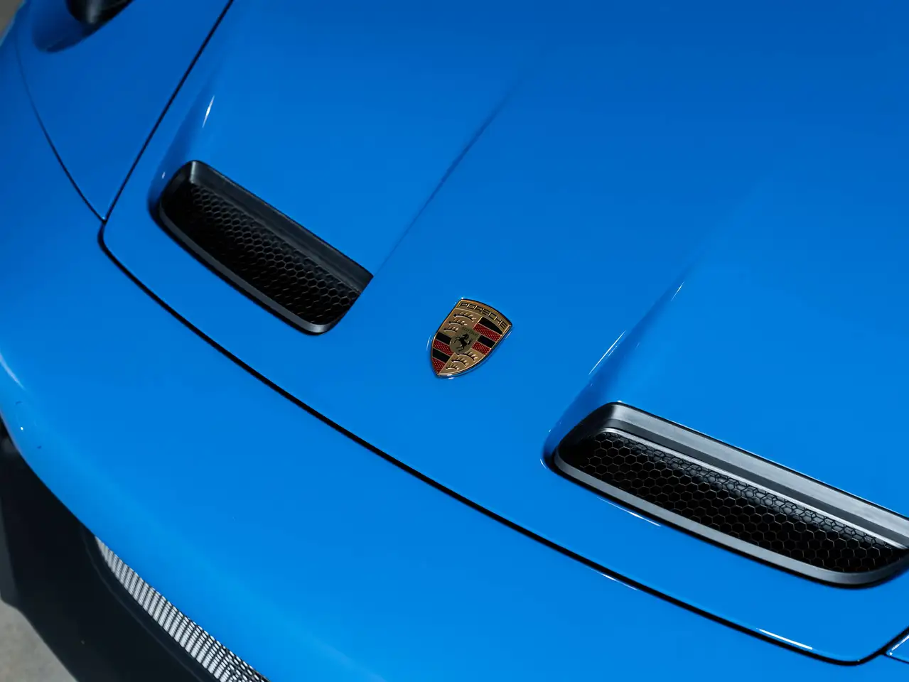 Porsche 911 - Image 18