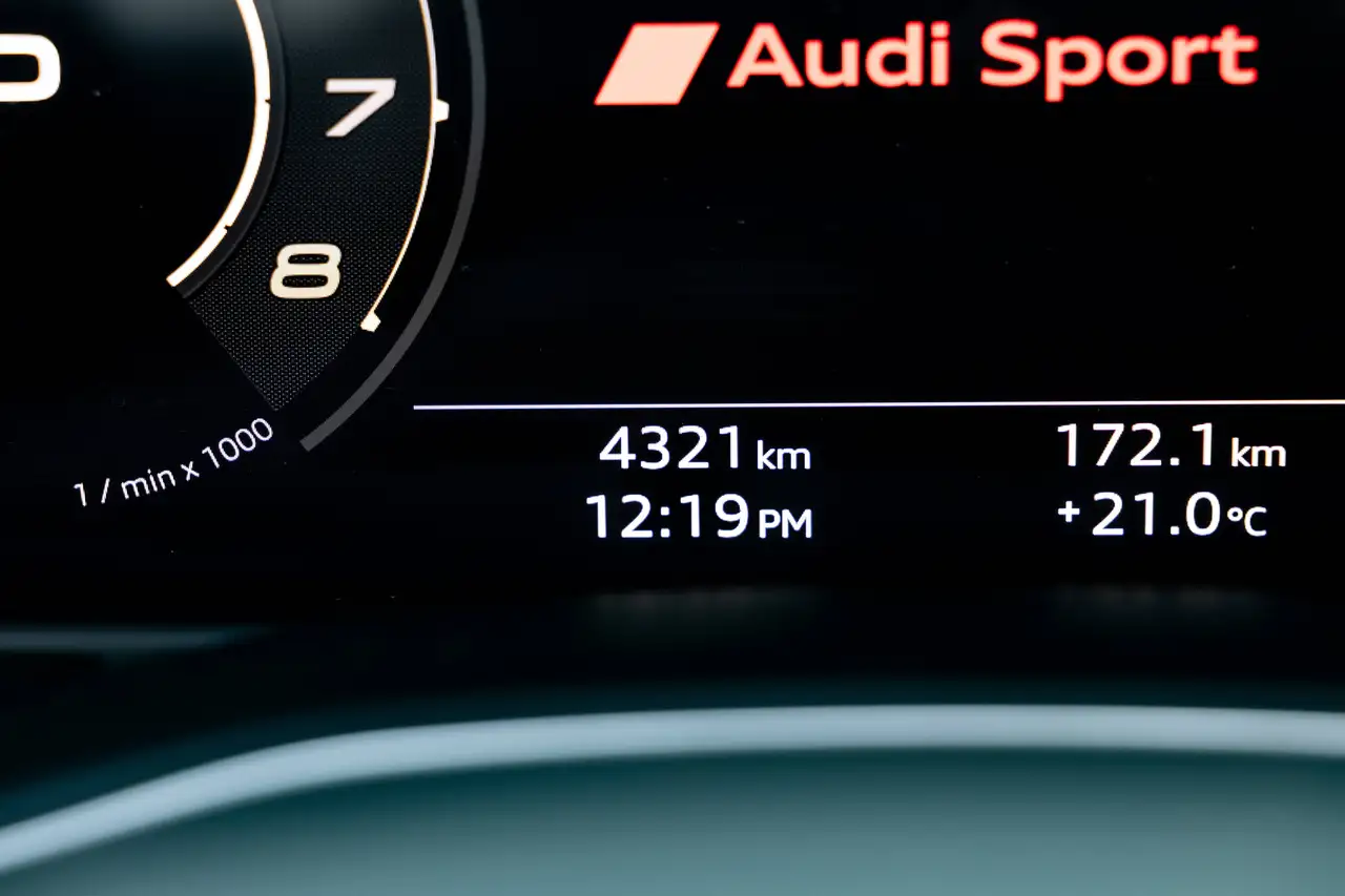 Audi RS Q8 - Image 19