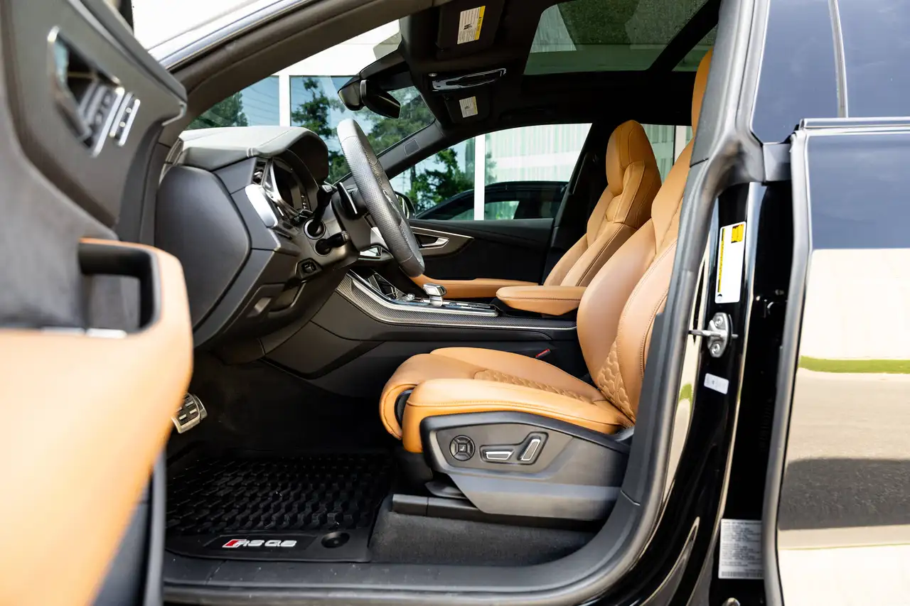 Audi RS Q8 - Image 24