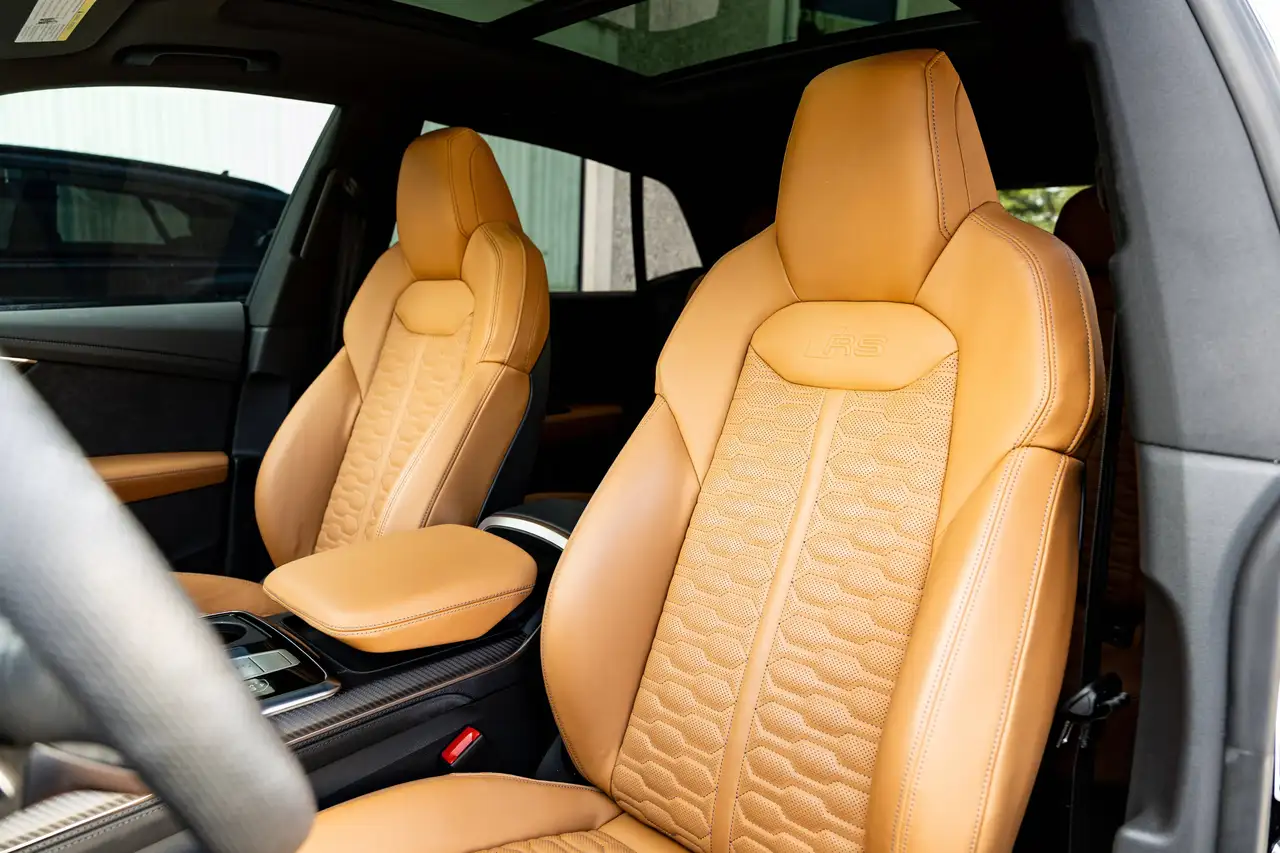 Audi RS Q8 - Image 25