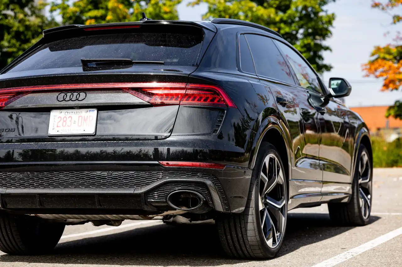 Audi RS Q8 - Image 15