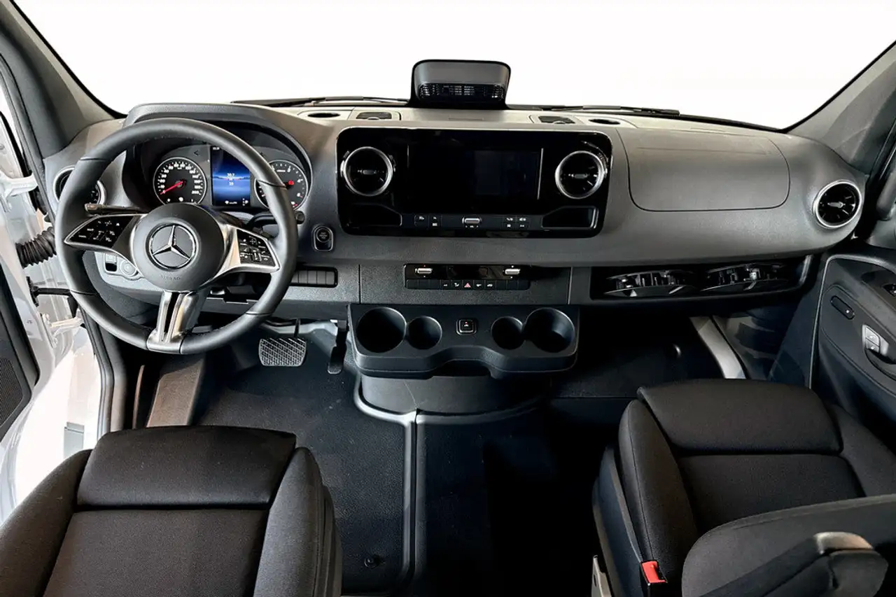 Mercedes-Benz Sprinter 2500 - Image 6