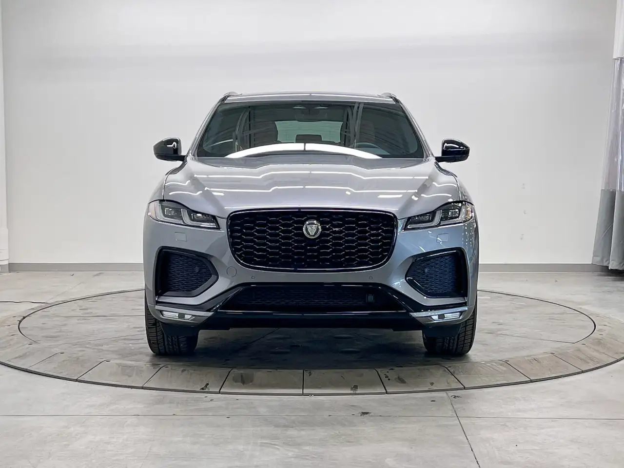 Jaguar F-Pace - Image 2