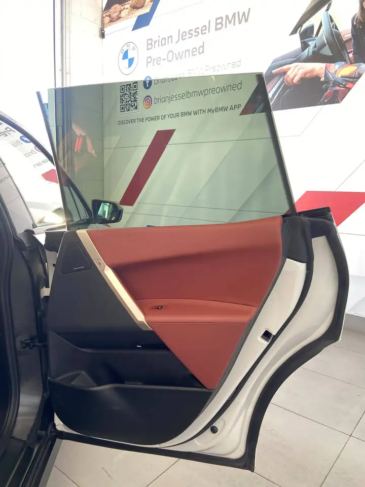 BMW iX - Image 10