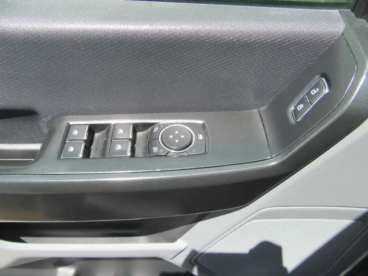 Ford F-150 - Image 3