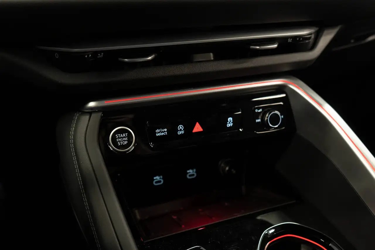 Audi Q5 - Image 20