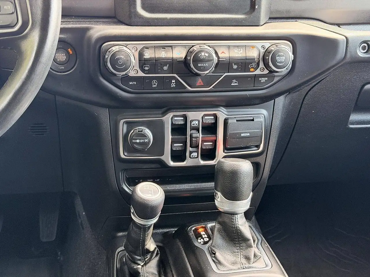 Jeep Wrangler - Image 18