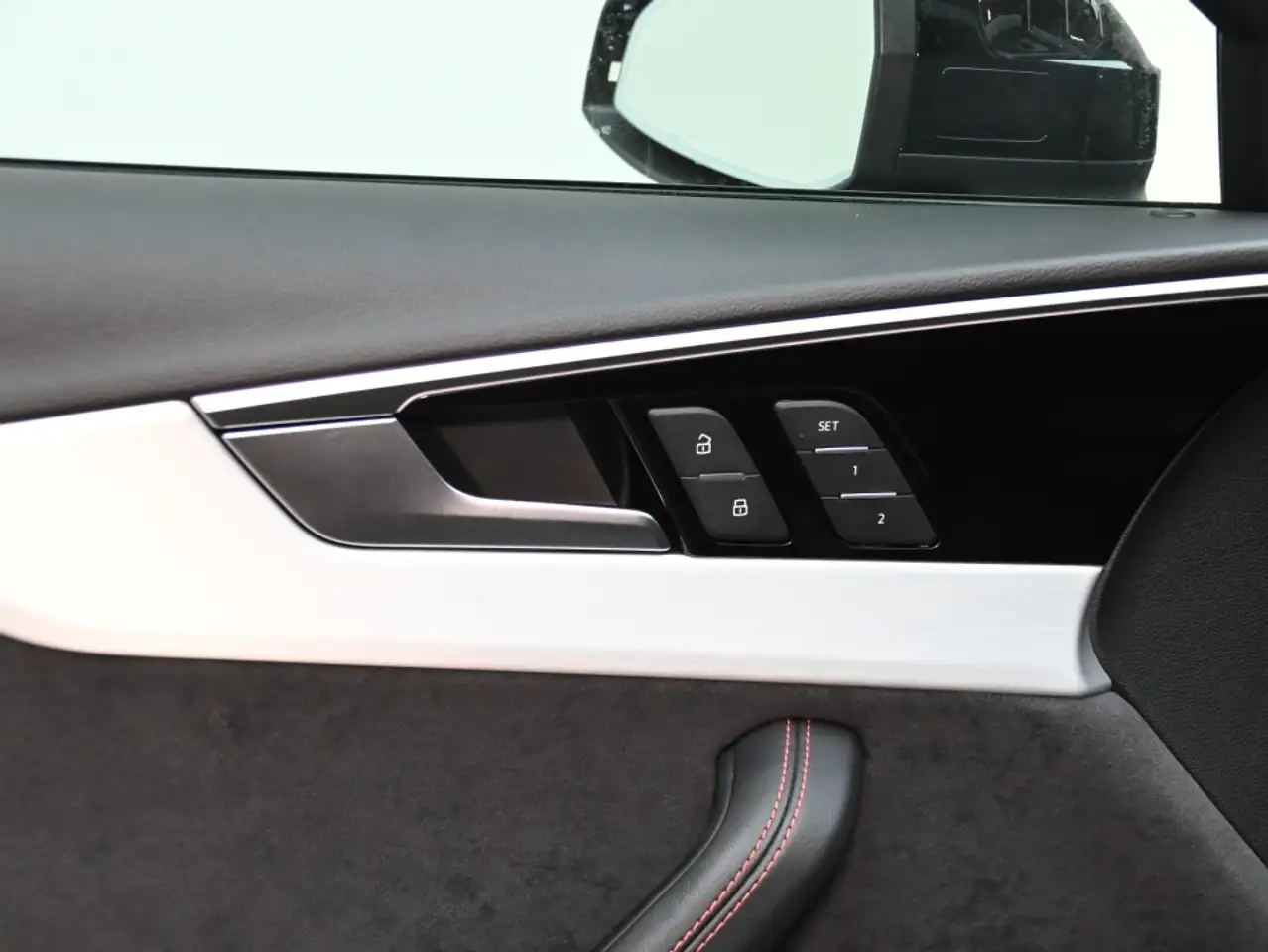 Audi A4 - Image 20