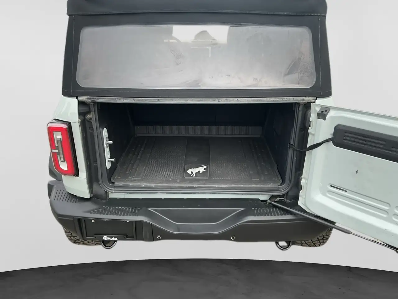 Ford Bronco - Image 21