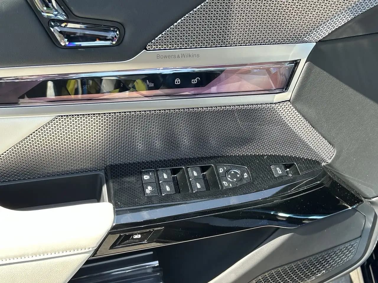 BMW 7 Series - Image 21