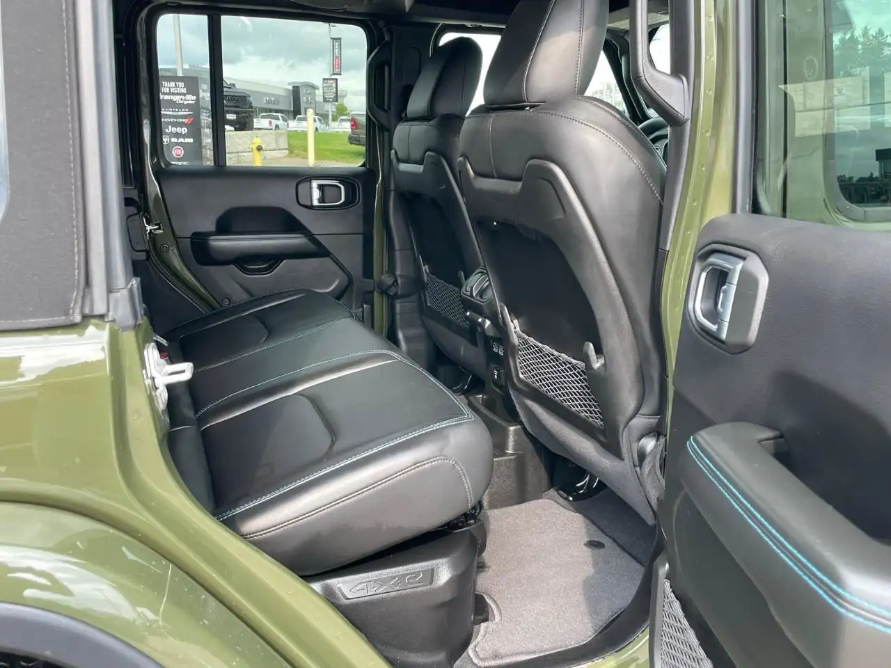 Jeep Wrangler - Image 14