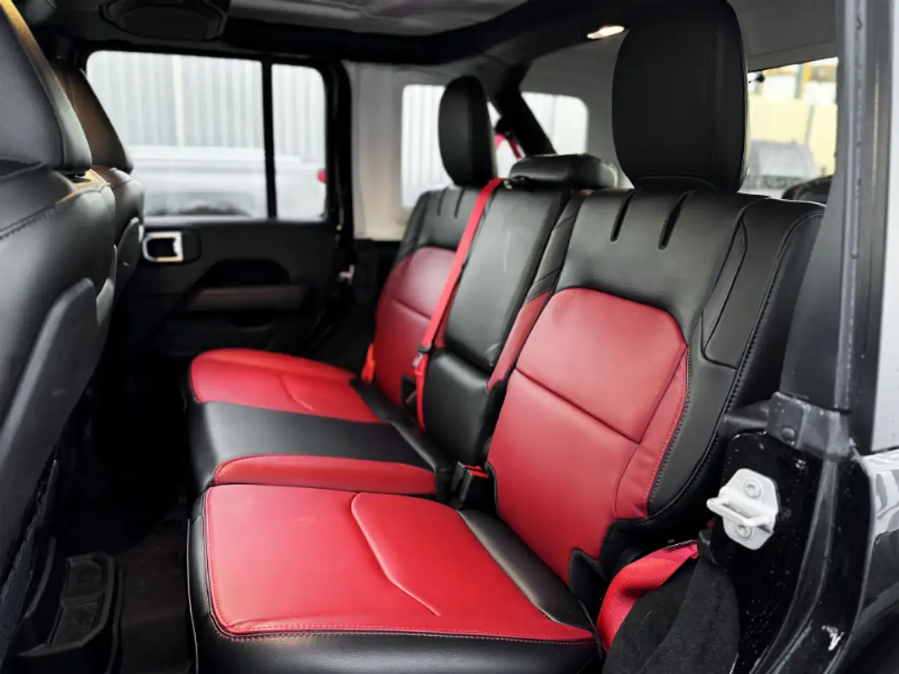 Jeep Wrangler - Image 19