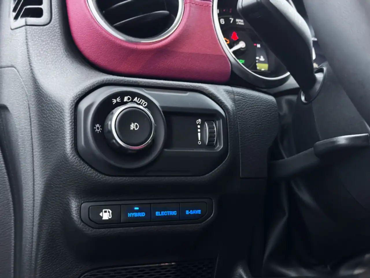 Jeep Wrangler - Image 14