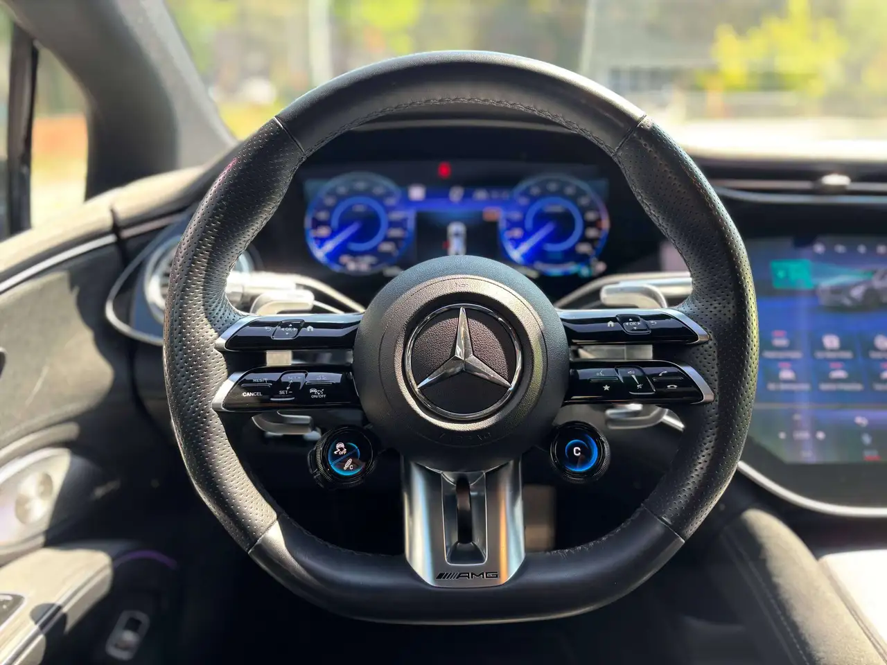 Mercedes-Benz EQS - Image 16